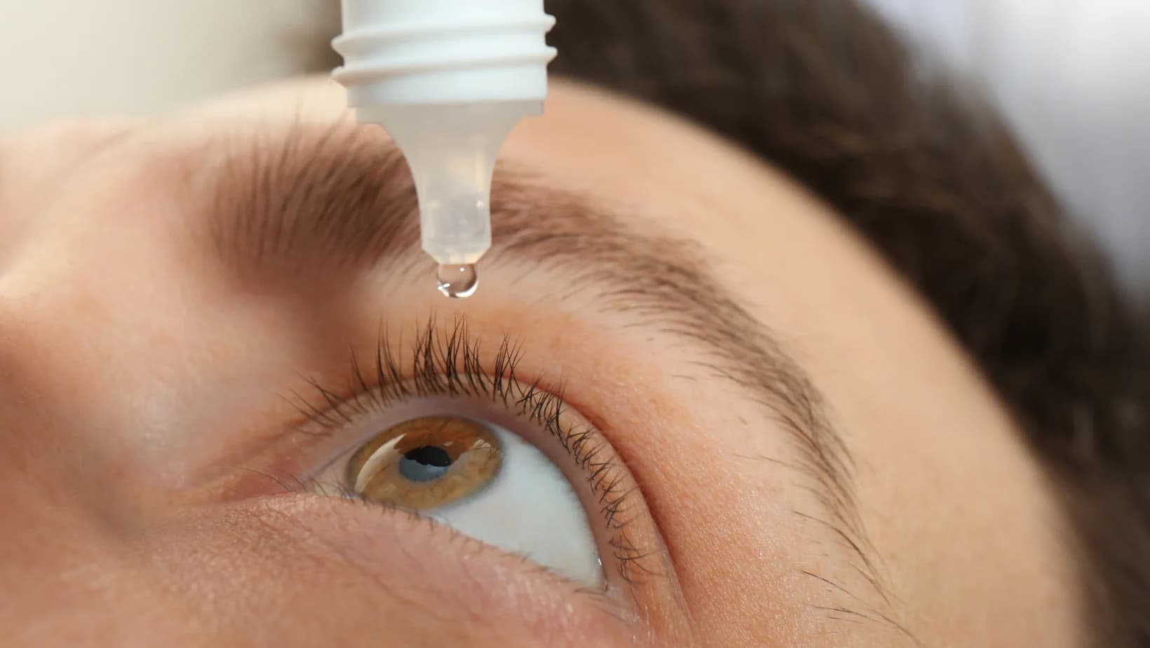 5 Beneficiile ale Terapiei cu lumina de joasa intensitate (LLLT) pentru persoanele cu sindrom de ochi uscat mixt