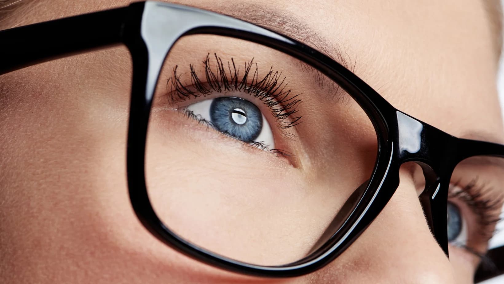 Cand ai nevoie de ochelari de vedere? 6 Semnele care nu trebuie ignorate