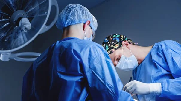 Chirurgia estetică vs. chirurgia reconstructivă: diferențe esențiale