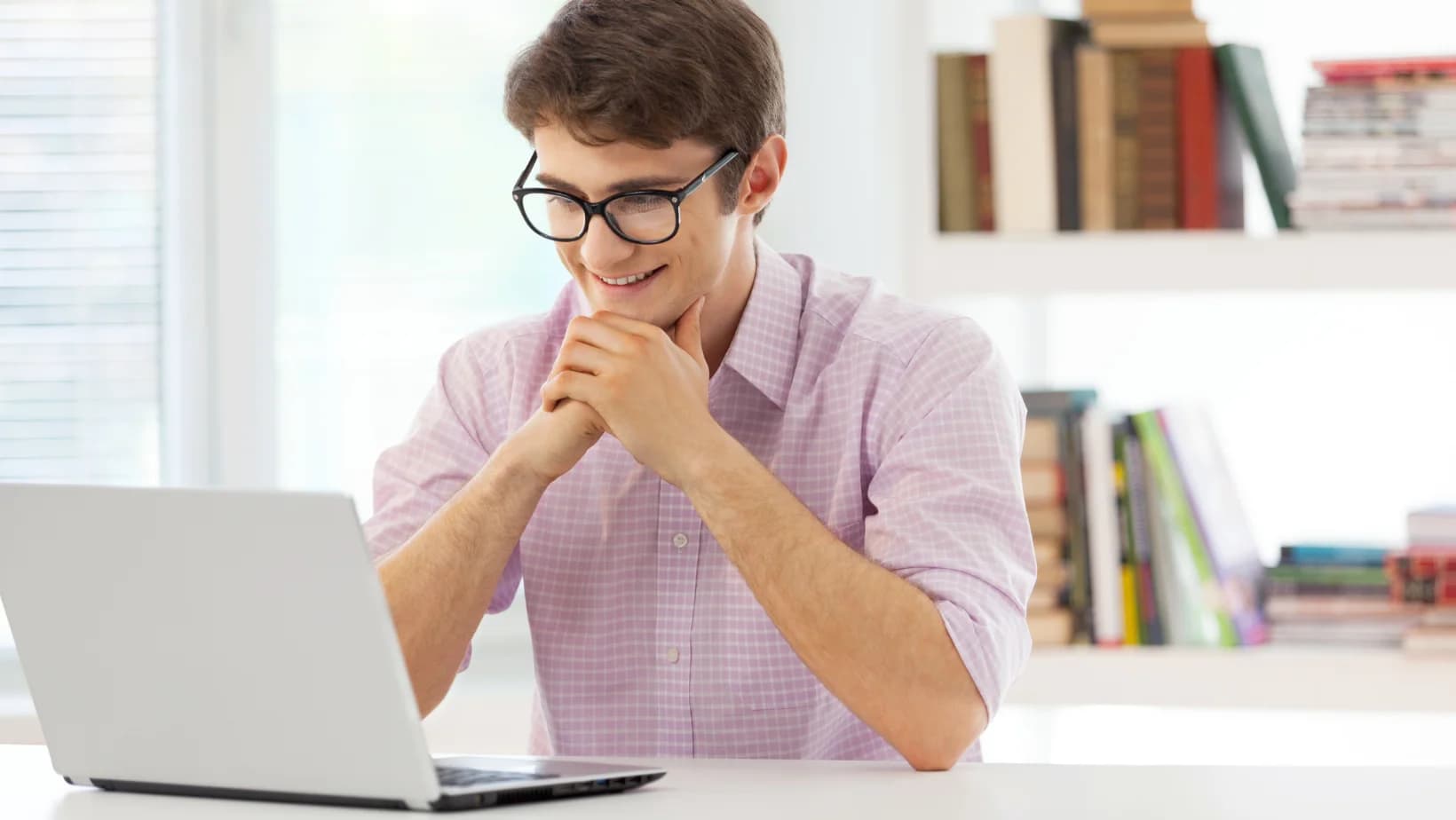 Ochelari pentru adolescenti – Intre corectia vederii si stil personal