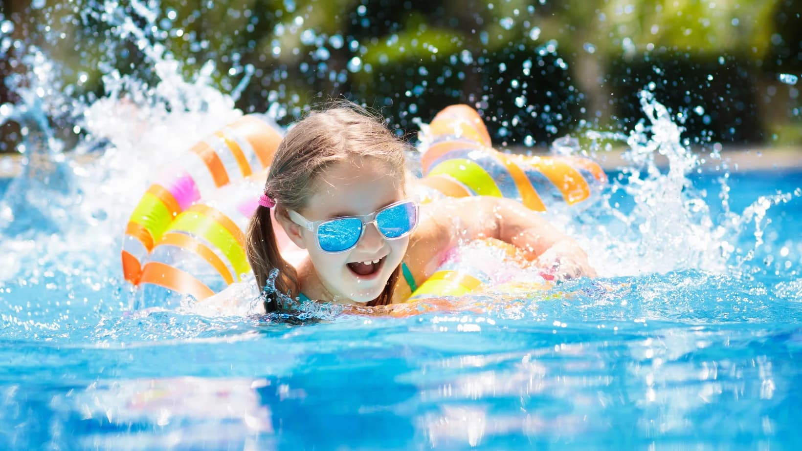 Otita externa la copii dupa piscina: Cat de real este riscul si cum previi infectia