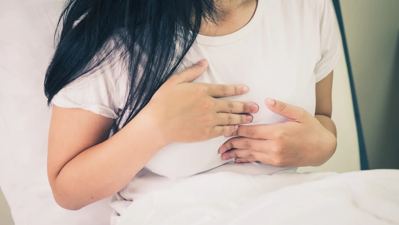 Refluxul gastric si somnul: De ce te trezesti noaptea cu arsuri