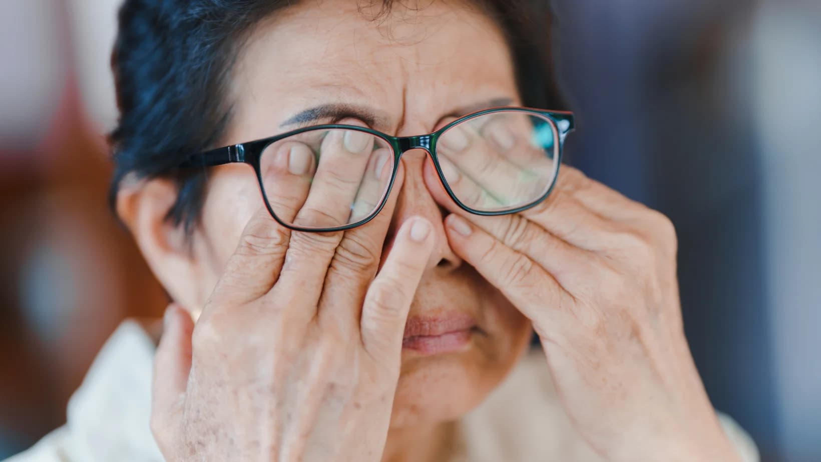 Terapia LLLT in combinatie cu alte terapii oftalmologice: Cand si cum se recomandă?